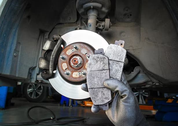 Brake Pad Replacement Dubai – Mobile Car Brake Service